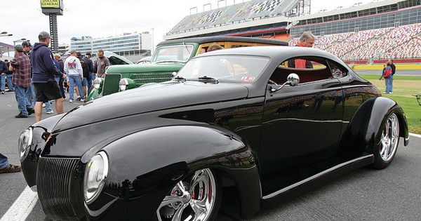 Lincoln automobile - 1940 Ford Coupe Custom Street Rod