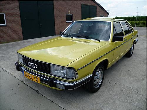 Audi automobile - Audi 100 GL 5S 1981