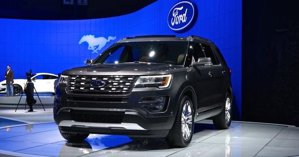 Everything you need to know about the 2016 Ford Explorer Platinum, including impressions and analysis, photos, video, release date, prices, specs, and predictio | See more about Ford Explorer, Ford and Products.