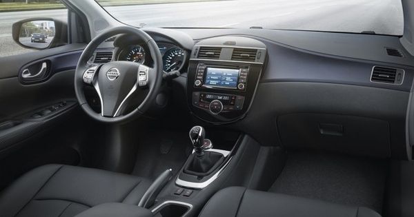 Nissan auto - fine picture