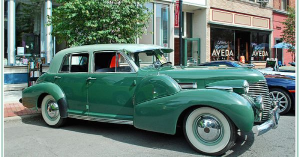 Cadillac auto - 1940 Cadillac