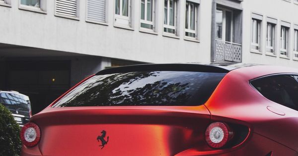 Ferrari auto - fine image