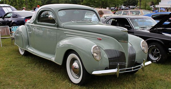 Lincoln auto - 1939 Lincoln Zephyr coupe