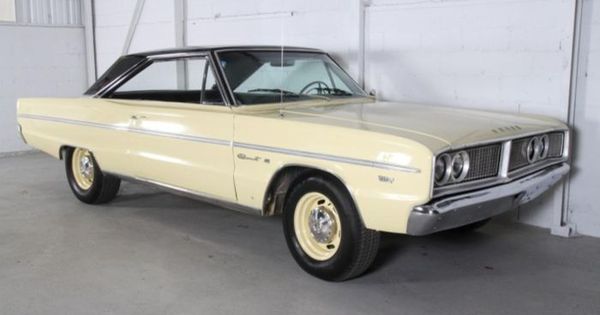 Not a trailer queen, nor a beater, this 1966 Dodge Coronet 440 for sale on Hemmings | See more about Dodge Coronet and Php.