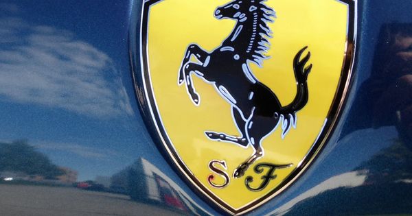 Ferrari auto - super photo