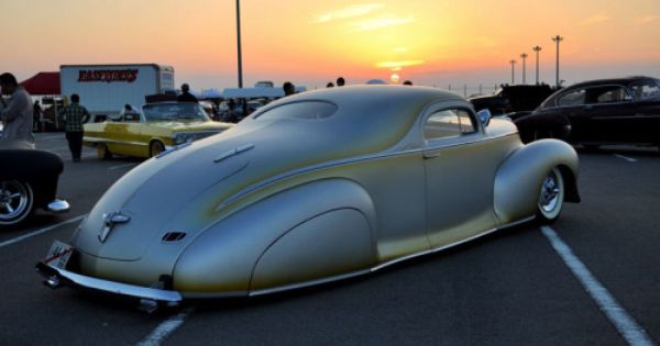 Lincoln Zephyr - I have to confess, I am starting to have quite a soft spot for these old school, lead-sleds...K | See more about Lincoln, Old School and Schools.