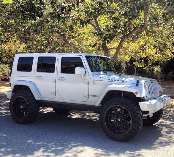 White Jeep Rubicon! DREAM CAR!!!!!! Maybe one day in the future... The far distant future. | See more about White Jeep, Jeep Rubicon and Jeeps.